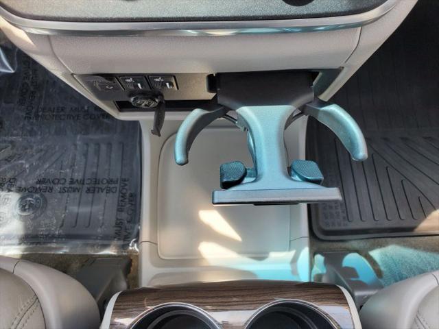 2017 Toyota Sienna XLE 8 Passenger