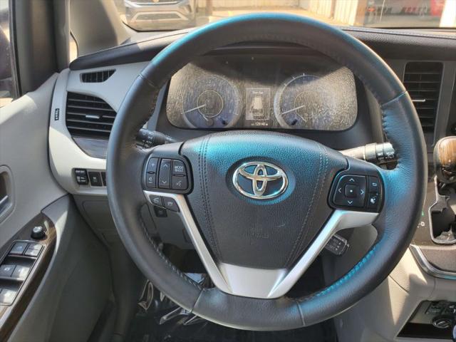 2017 Toyota Sienna XLE 8 Passenger