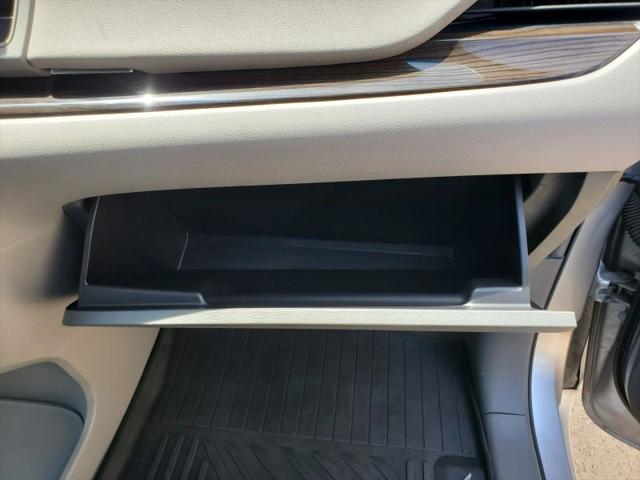 2017 Toyota Sienna XLE 8 Passenger