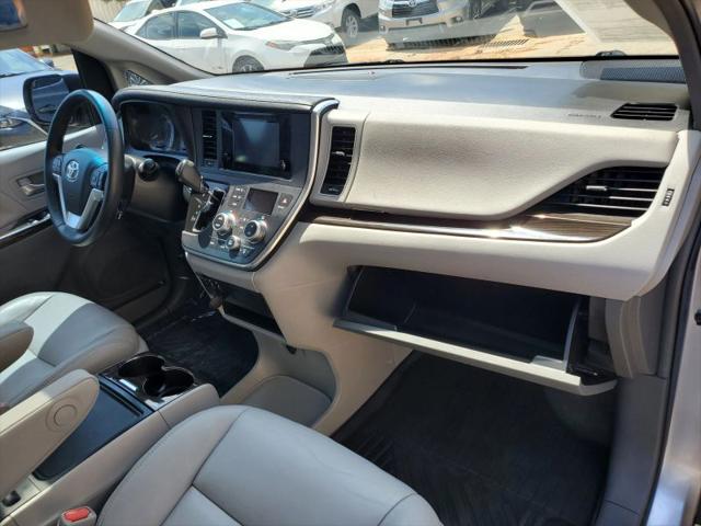 2017 Toyota Sienna XLE 8 Passenger