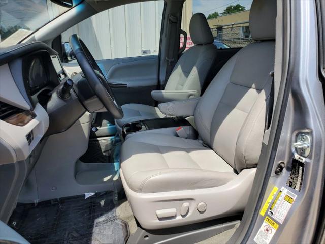 2017 Toyota Sienna XLE 8 Passenger
