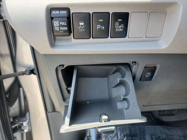 2017 Toyota Sienna XLE 8 Passenger