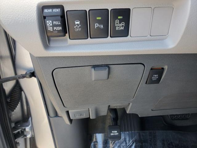 2017 Toyota Sienna XLE 8 Passenger