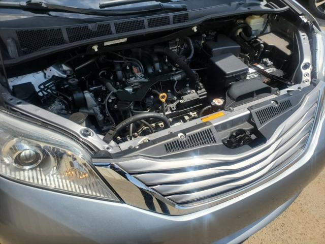 2017 Toyota Sienna XLE 8 Passenger