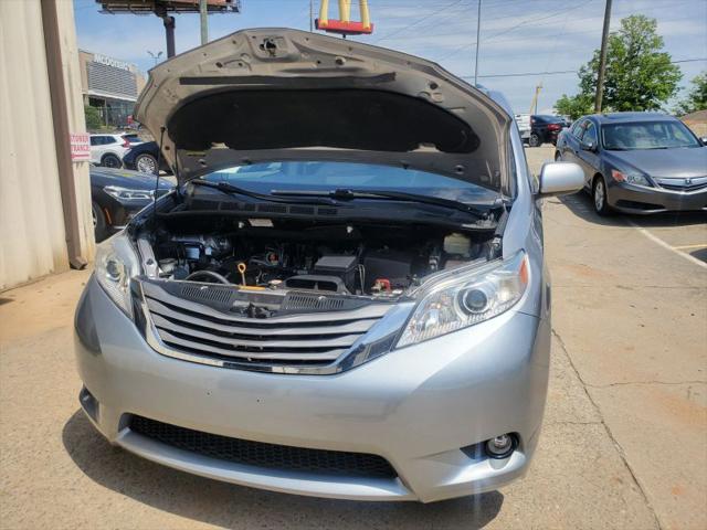 2017 Toyota Sienna XLE 8 Passenger