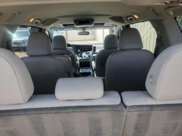 2017 Toyota Sienna XLE 8 Passenger