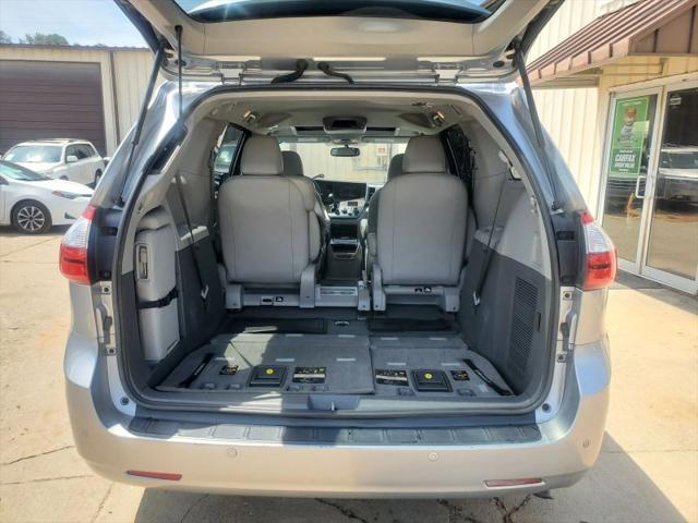 2017 Toyota Sienna XLE 8 Passenger