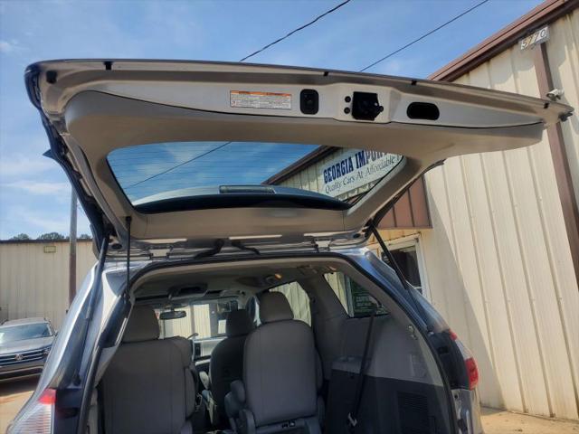 2017 Toyota Sienna XLE 8 Passenger