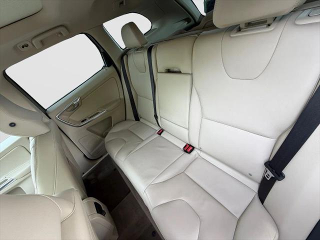 2015 Volvo XC60 T6 Platinum