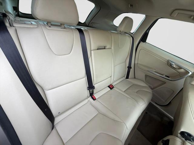 2015 Volvo XC60 T6 Platinum