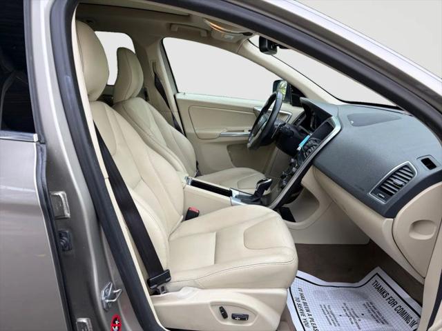 2015 Volvo XC60 T6 Platinum