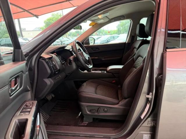 2025 Nissan Pathfinder SV 4WD