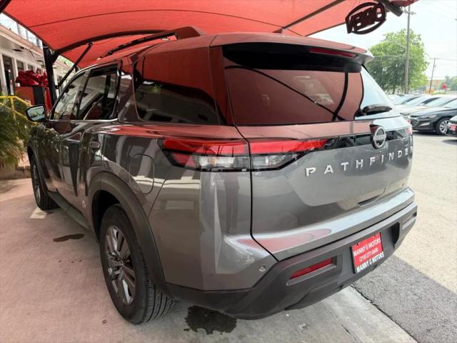 2025 Nissan Pathfinder SV 4WD