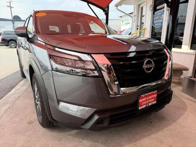 2025 Nissan Pathfinder SV 4WD