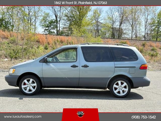 1999 Toyota Sienna LE