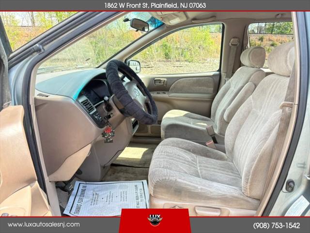 1999 Toyota Sienna LE