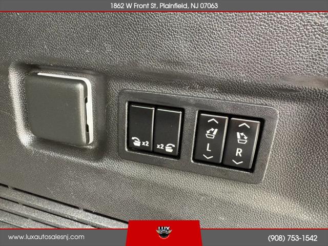 2022 GMC Yukon XL 4WD SLT