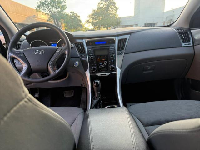 2013 Hyundai Sonata Hybrid Base