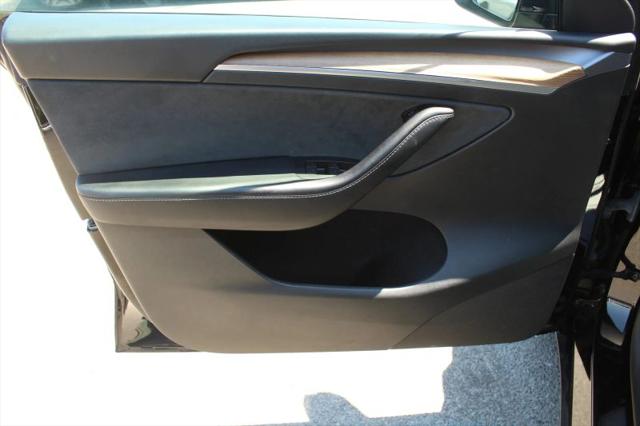 2024 Tesla Model Y Base