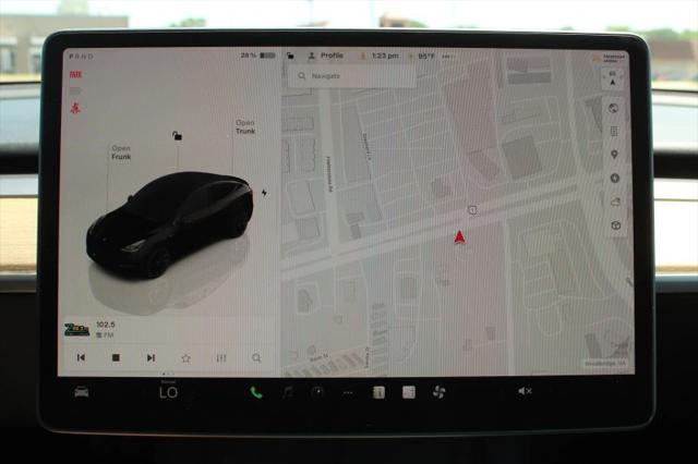 2024 Tesla Model Y Base