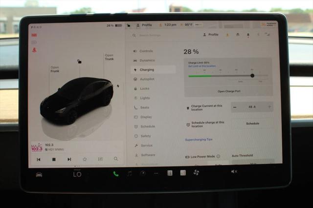 2024 Tesla Model Y Base
