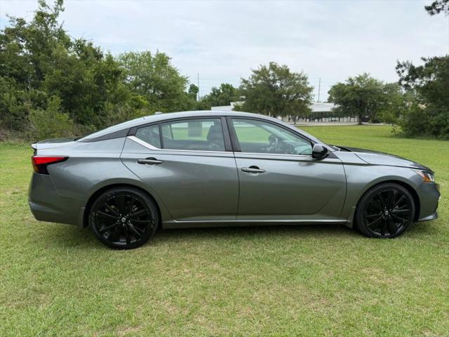 2022 Nissan Altima SR FWD