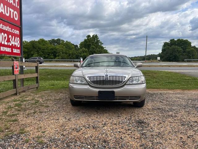 2003 Lincoln Town Car Executive