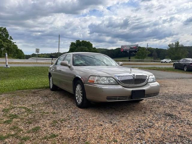 2003 Lincoln Town Car Executive