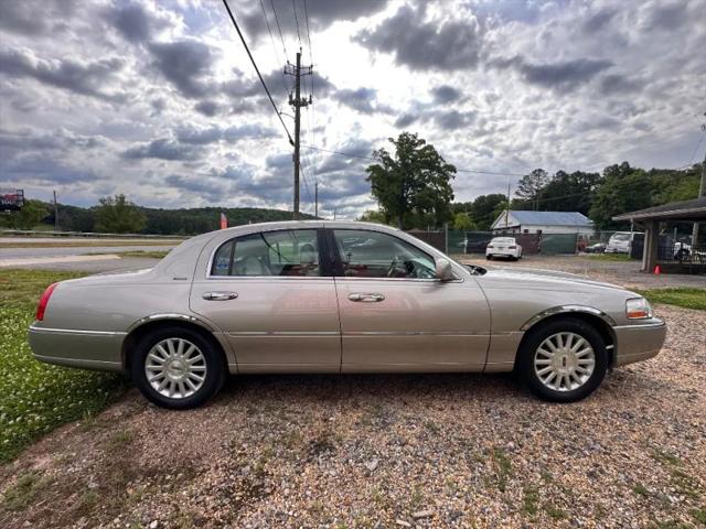 2003 Lincoln Town Car Executive