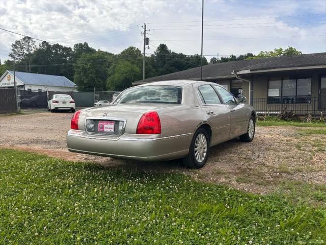 2003 Lincoln Town Car Executive