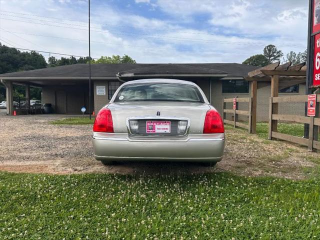 2003 Lincoln Town Car Executive