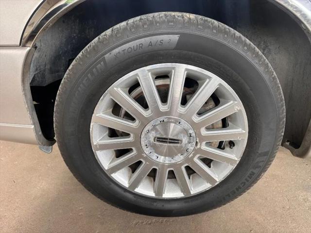 2003 Lincoln Town Car Executive