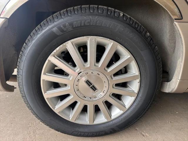 2003 Lincoln Town Car Executive