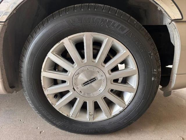 2003 Lincoln Town Car Executive