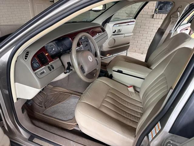 2003 Lincoln Town Car Executive