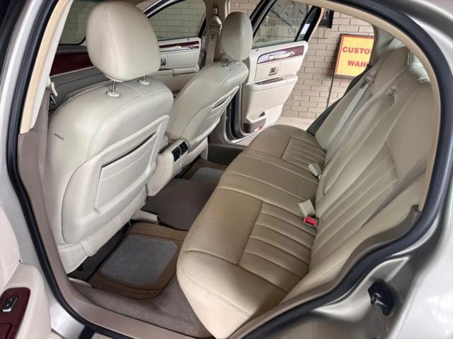 2003 Lincoln Town Car Executive