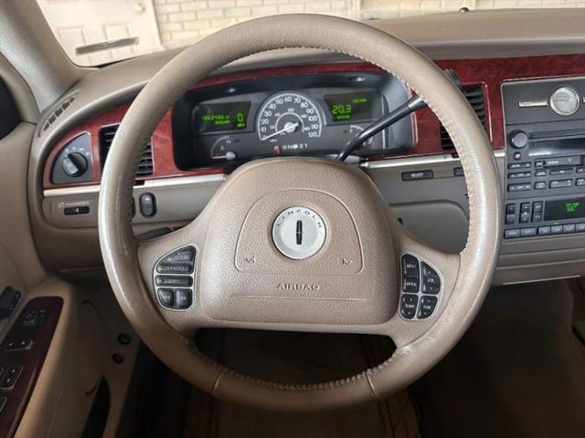 2003 Lincoln Town Car Executive