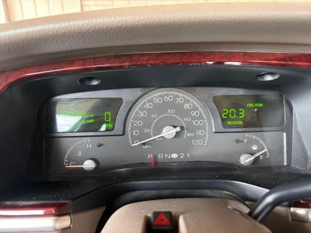 2003 Lincoln Town Car Executive
