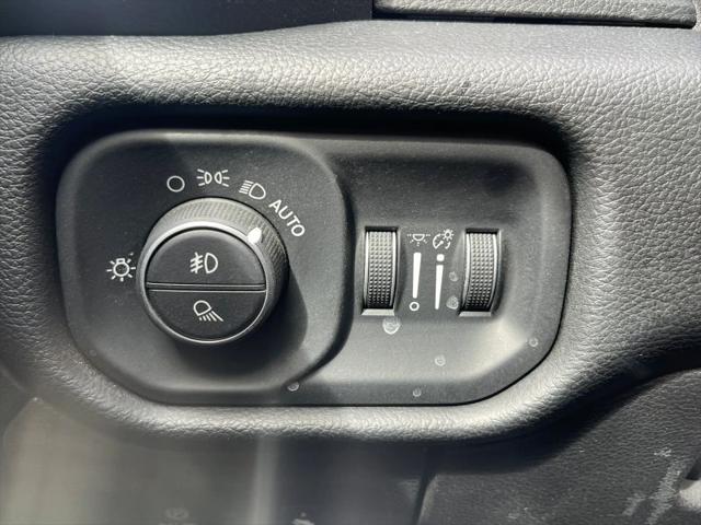 2019 Ram 1500 Big Horn/Lone Star Crew Cab 4x4 5'7" Box