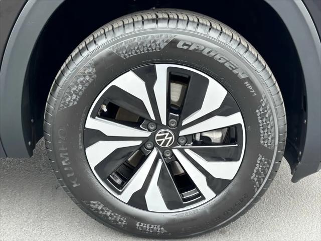 2024 Volkswagen Atlas 2.0T SE