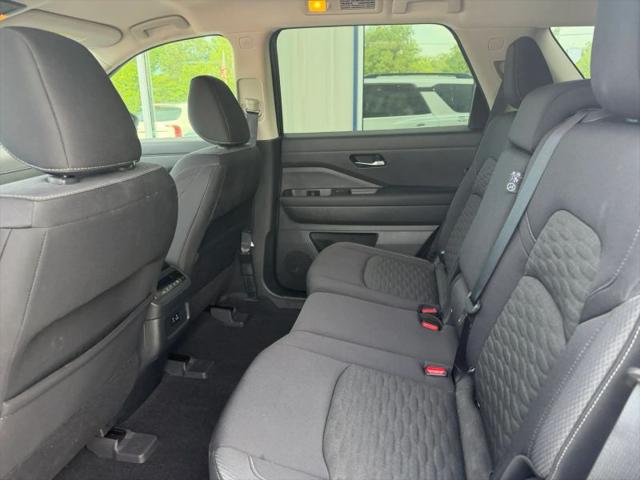 2022 Nissan Pathfinder SV 4WD