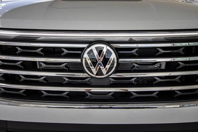 2026 Volkswagen Atlas SE with Technology