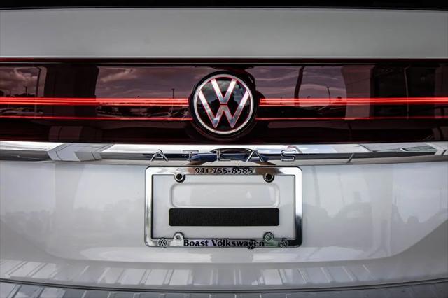 2026 Volkswagen Atlas SE with Technology