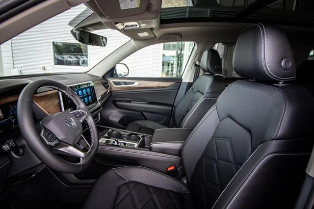 2026 Volkswagen Atlas SE with Technology