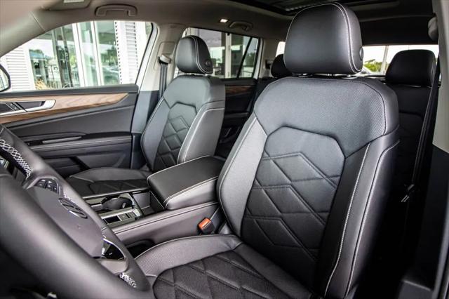 2026 Volkswagen Atlas SE with Technology