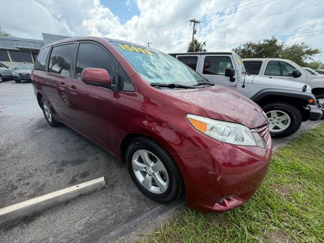 2017 Toyota Sienna LE 8 Passenger