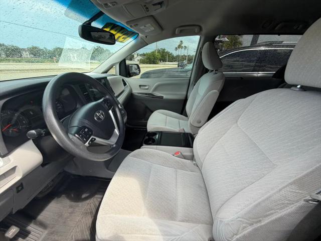2017 Toyota Sienna LE 8 Passenger