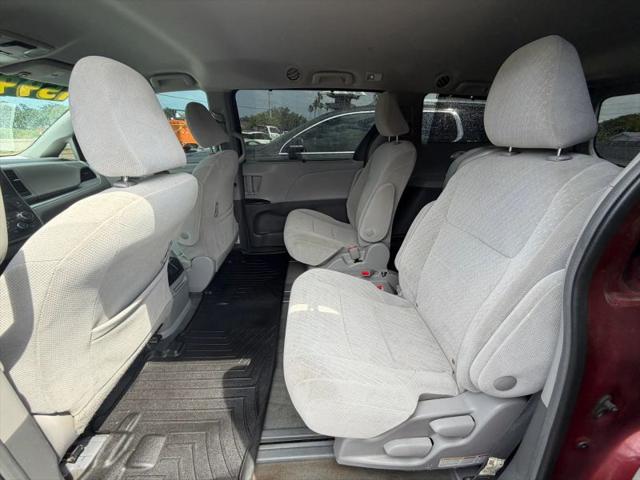 2017 Toyota Sienna LE 8 Passenger