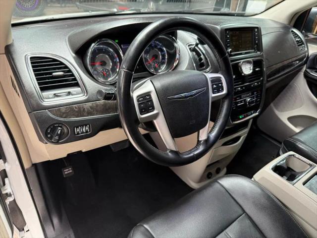2014 Chrysler Town & Country Touring