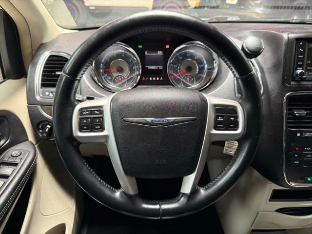 2014 Chrysler Town & Country Touring